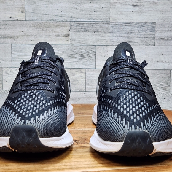 Nike Women's Size 8 Zoom Winflo 6 Shoes Black Running Sneakers BQ3192-003 - Picture 3 of 16